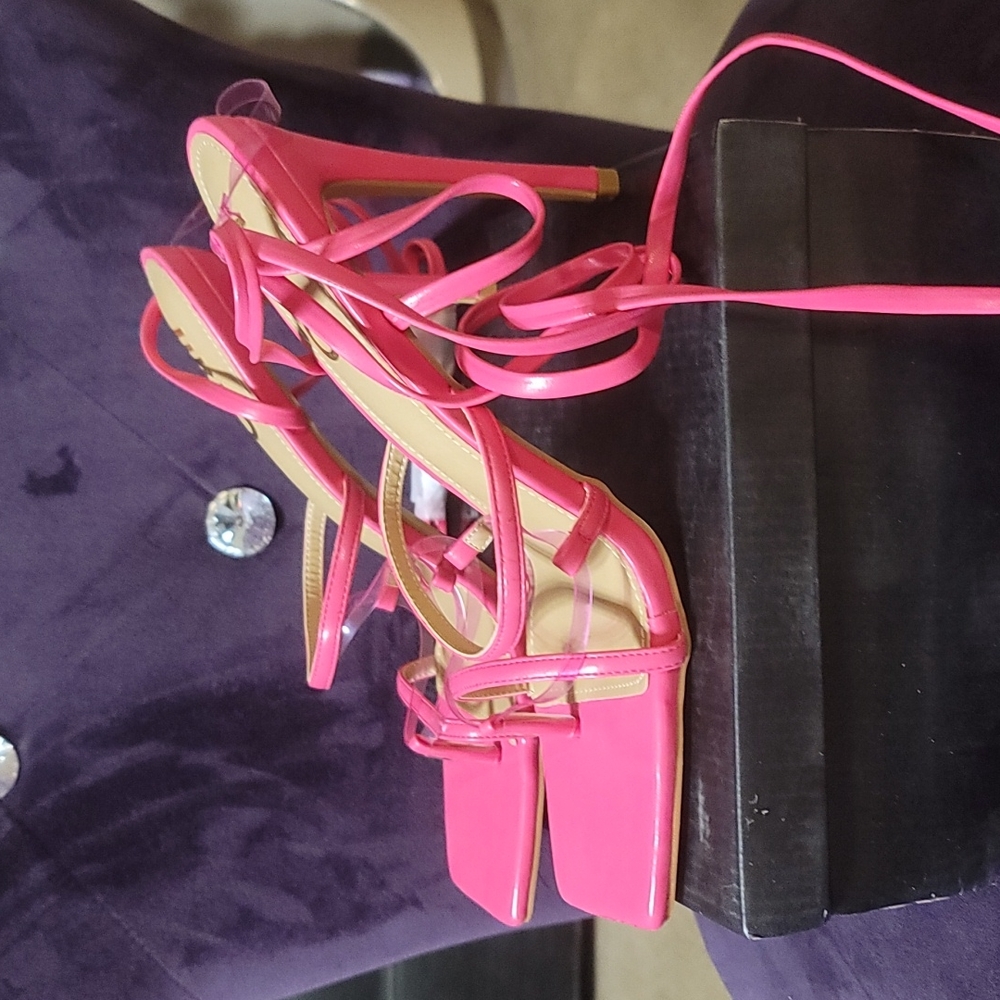 Pink string up heels - Picture 2 of 4